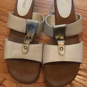 Aerosols cream size 9 1/2 sandal